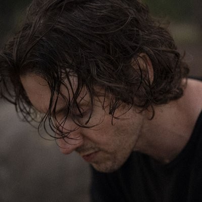 کاور آهنگ Naked از
                 Dean Lewis 