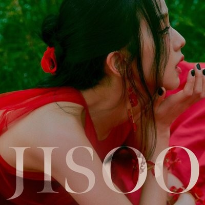 کاور آهنگ All Eyes On Me از
                 JISOO 
